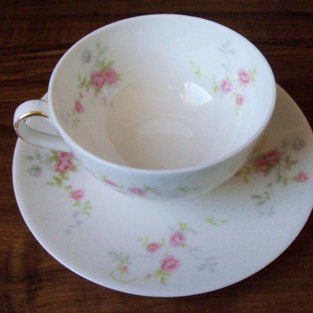 Haviland "Touraine" cup/saucer set (#EV371) - Picture 6 of 8